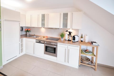 Kitchen or kitchenette, kitchen