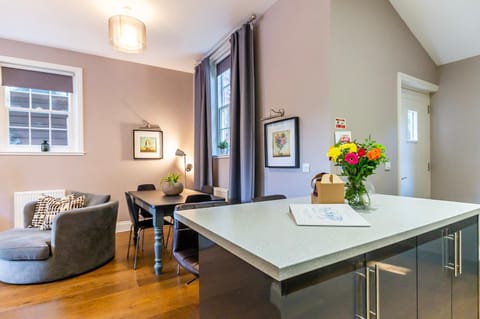 Dining area, kitchen