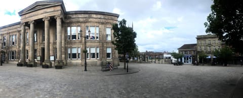 Market Square Grade II Listed Apartment Condo in Macclesfield