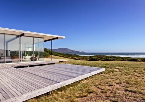Cloudy Bay Beach House House in South Bruny