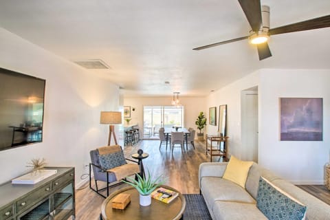 Sunny Tempe Escape Central Location and Pool House in Tempe
