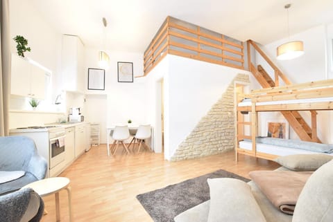 Bed, Kitchen or kitchenette, Living room, Photo of the whole room, Seating area, Dining area, Bedroom