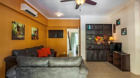 2-Bedroom, 2-Bath Condo Near Beach House in Coco