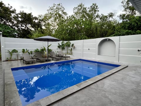 Pool view, Swimming pool, sunbed