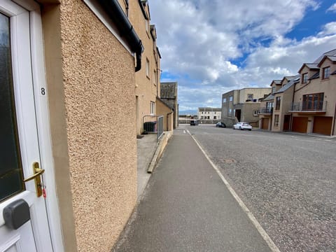 Modern Spacious, Near Marina - Commerce Street, Lossiemouth - Free Parking, WiFi Apartment in Lossiemouth