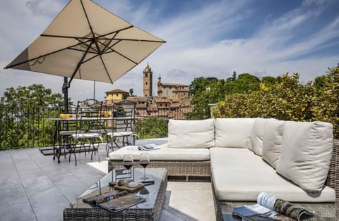 View (from property/room), Balcony/Terrace, City view