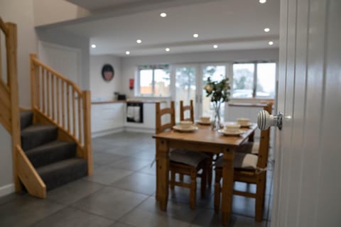 Dining area, kitchen