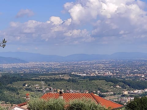Villetta dai Barone con panorama mozzafiato park gratuito Appartamento in Pistoia