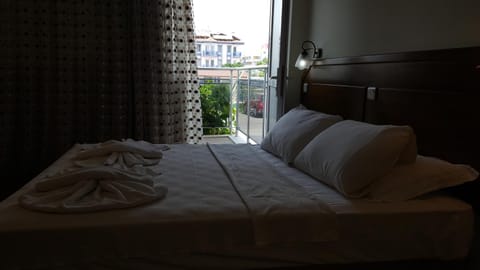 Bed, Balcony/Terrace, Bedroom