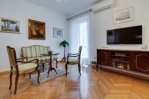Central Palace Apartment Condo in Zadar