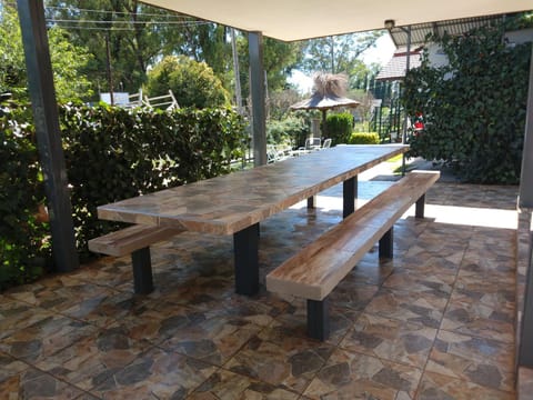 Patio, BBQ facilities