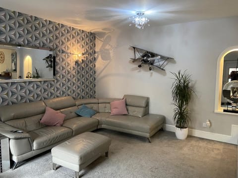 Living room, Seating area