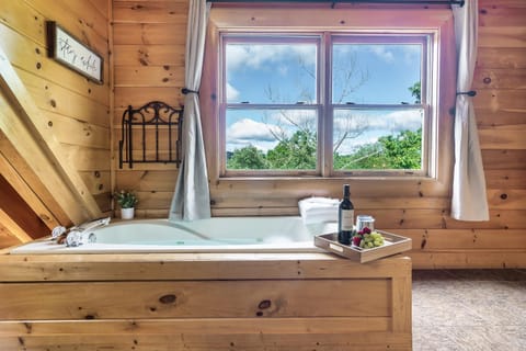 Lux Spa Cabin, Sauna, HotTub, Indoor Pool, Mins to PF House in Pigeon Forge