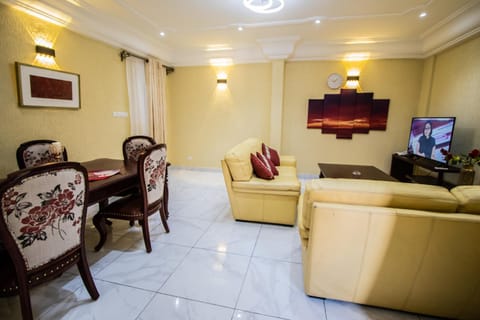 Residence Le Bonheur - 2 Bed Apartment by Douala Mall/Airport Eigentumswohnung in Douala
