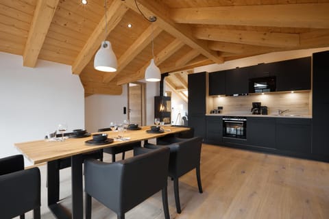 Kitchen or kitchenette, Dining area, kitchen