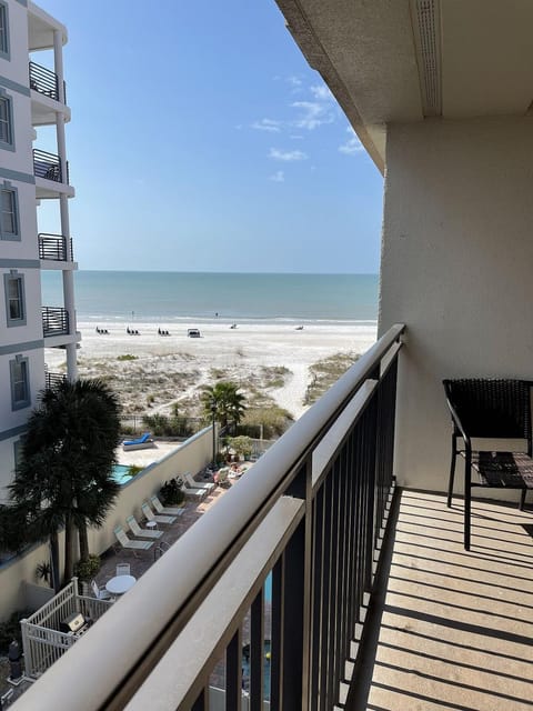Vistas on the Gulf by Liberte' Appartement-Hotel in Saint Pete Beach