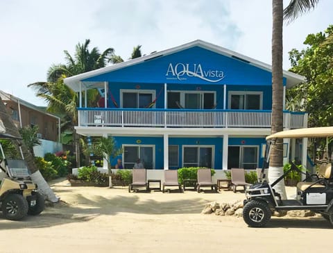 Aqua Vista Hotel in San Pedro