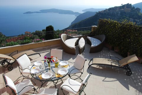 Stunning Penthouse with panoramic views of Eze Village and the French Riviera Apartment in Eze
