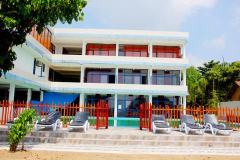 Paradise Beach Resort & Diving school Resort in Kamburugamuwa