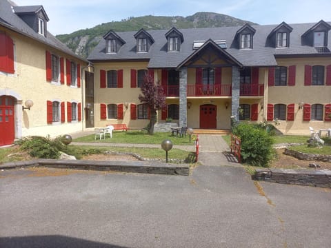 Les Gentianes Hotel in Lourdes