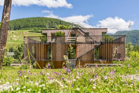 Property building, Garden, Garden view, Mountain view
