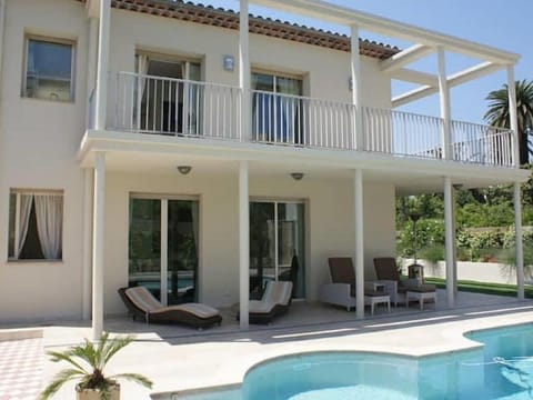 Enticing villa in Juan les Pins near the beach Villa in Antibes
