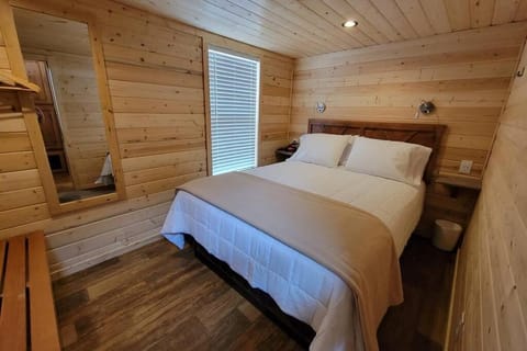 077 Tiny Home nr Grand Canyon South Rim Sleeps 8 Chalet in Grand Canyon National Park