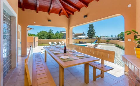 Balcony/Terrace, Seating area, Dining area, Swimming pool