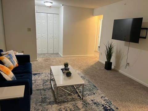 FREE Parking Minutes from Center City Condo in Deptford