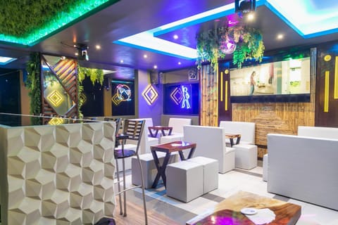 Karaoke, Lounge or bar