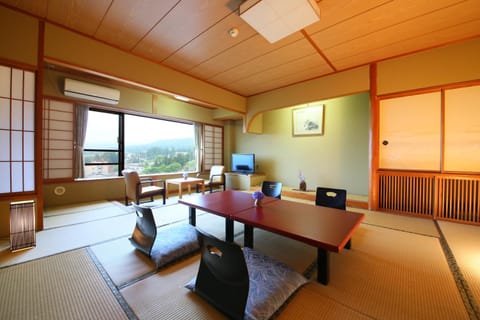 Day, Photo of the whole room, Dining area