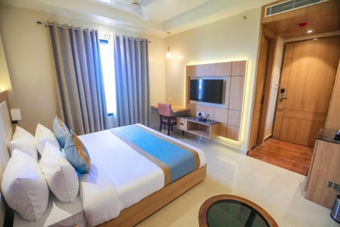 The Elegance Hotel Hotel in Varanasi