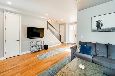 Luxury Denver Area Townhome with Rooftop Deck! Maison in Englewood