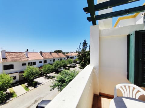 Balcony/Terrace, Street view