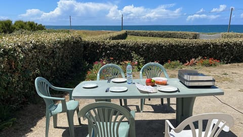 Patio, Natural landscape, Balcony/Terrace, Dining area, Beach, Sea view