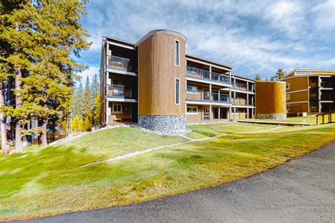 Beaver Village 15-11 Apartment in Fraser