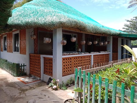 Zeah's Beach Place Casa in Bicol