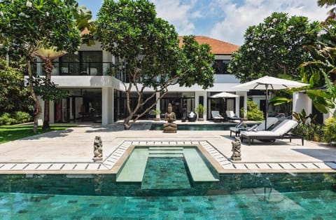 Day, Pool view, Swimming pool, sunbed