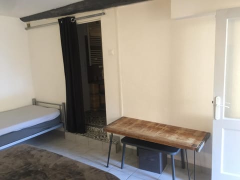 Appartement sur cour, rez de chaussée Condo in Vedène