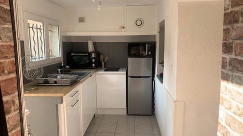 Appartement sur cour, rez de chaussée Condo in Vedène