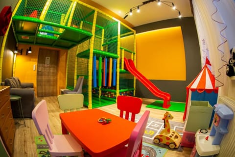 Seating area, Kids's club