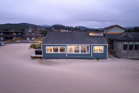 The Current House in Pacific City