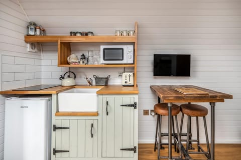 Luxury Glamping Pods - The Heft & The Hirsel Apartment in Scotland