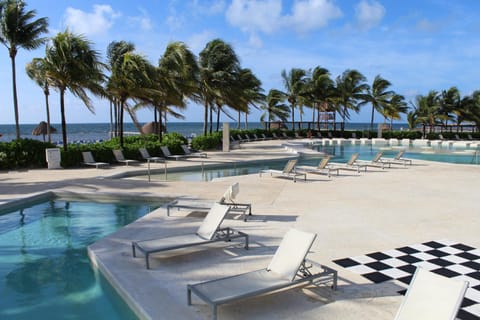 Sea view, Swimming pool