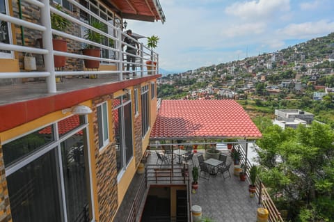 View (from property/room), Balcony/Terrace, Mountain view