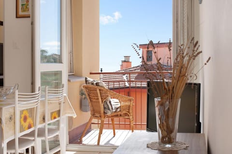 Bilocale Corosu con 2 balconi Apartment in Celle Ligure
