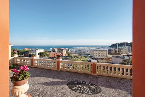 Property building, Balcony/Terrace
