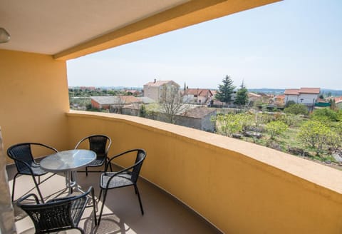 Apartman Marica with swimmingpool Condo in Biograd na Moru