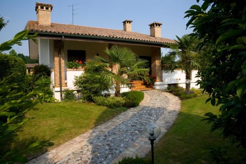 Facade/entrance, Garden