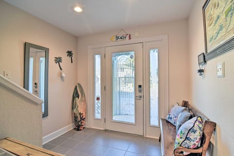 Colorful Townhome, Steps to Clearwater Beach! House in Clearwater Beach